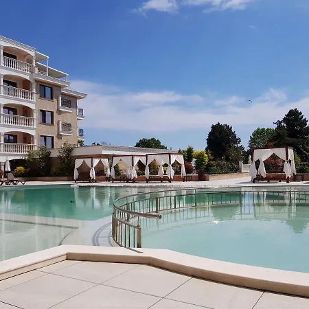 Apartment Valencia Gardens: Luxury Beachfront Nesebar