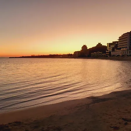 Valencia Gardens: Luxury Beachfront *